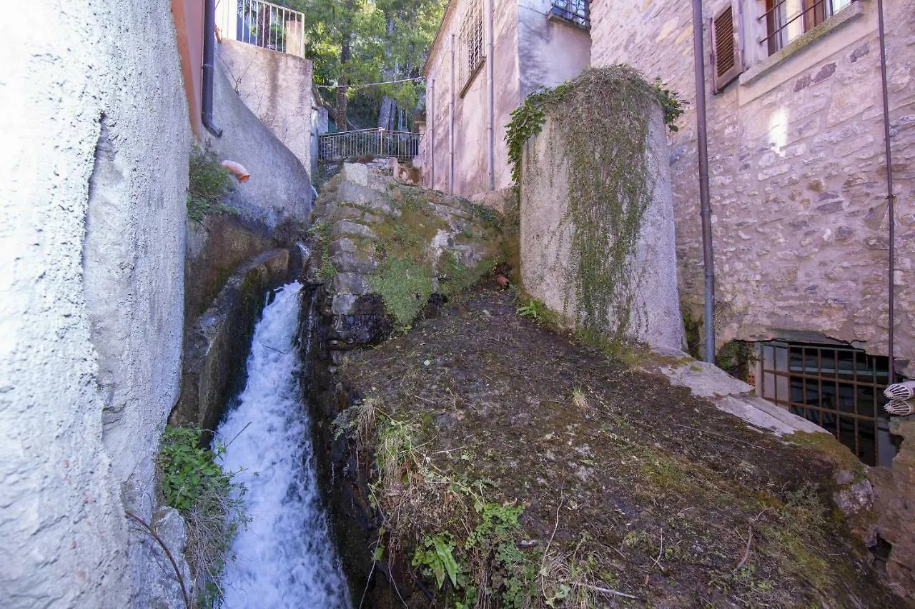 Fontana Del Lago Varenna 0*,  Italien