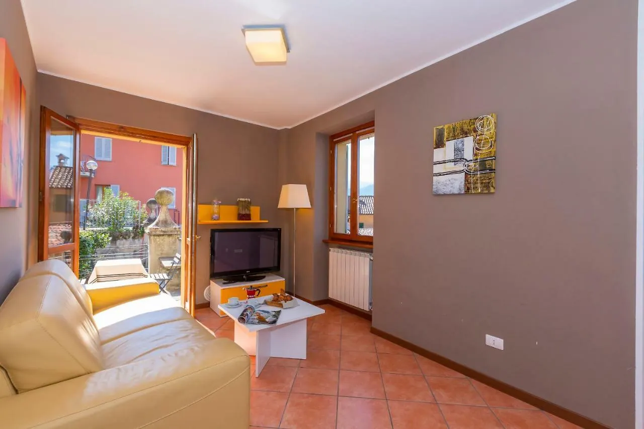 Apartment Fontana Del Lago Varenna Italien
